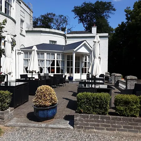 Manor Hotel