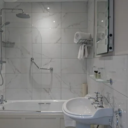 Manor Szálloda 3*