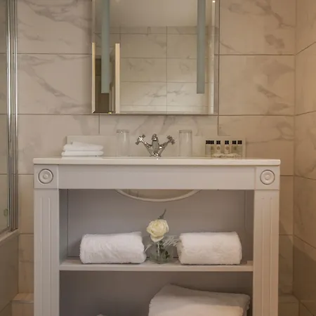 Manor ليكسْليب