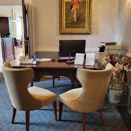 Manor 3*