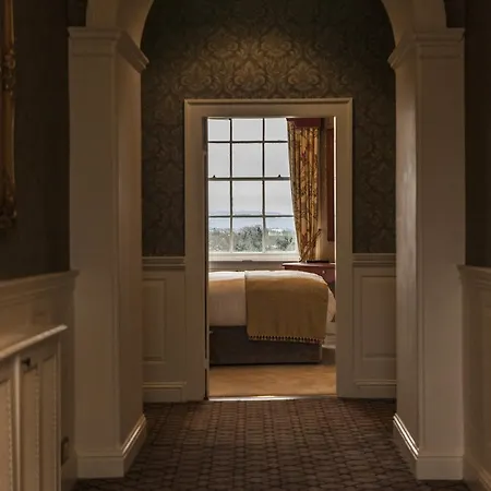 Manor Hotel 3*